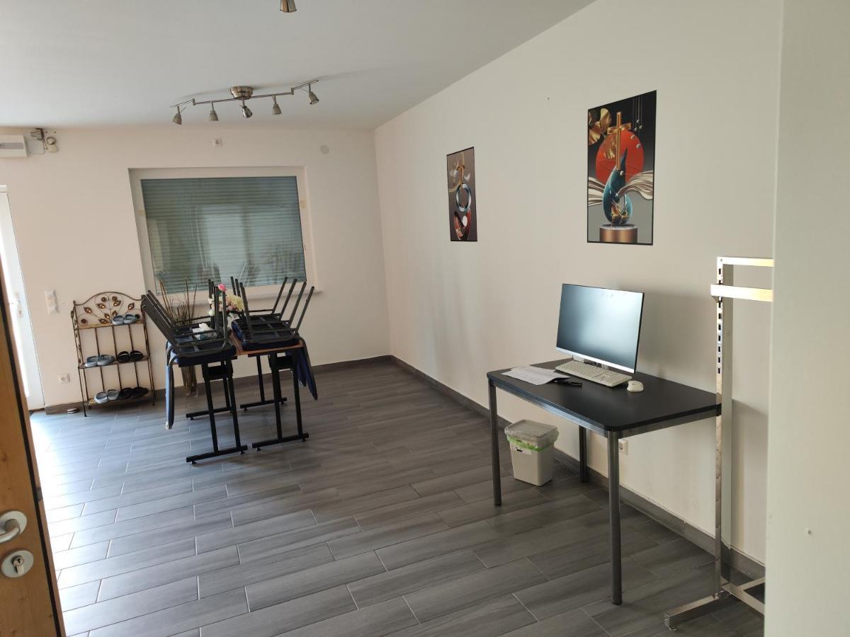 Erdgeschoss Wohnung Nahe Flughafen Wien Ngoại thất bức ảnh