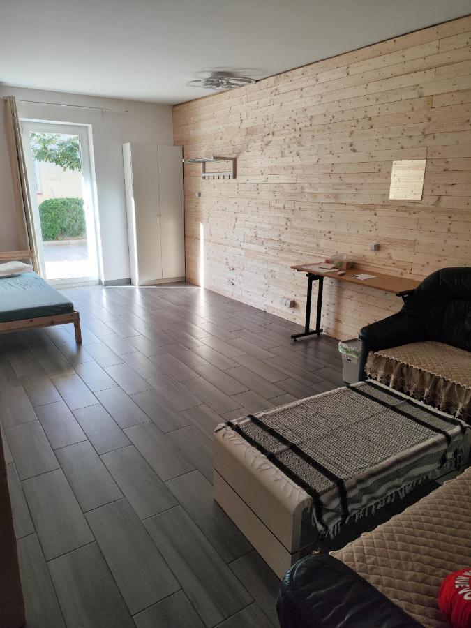 Erdgeschoss Wohnung Nahe Flughafen Wien Ngoại thất bức ảnh